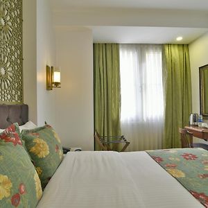 Camera con letto king size